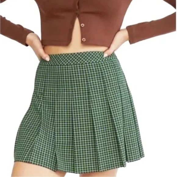 Aritzia Sunday Best Olive Pleated Skirt Plaid - Picture 2 of 7